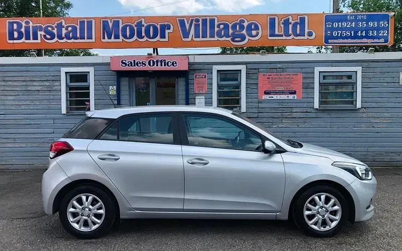 Used Hyundai i20 SE 84 HP (61 kW) 2018 Silver Hatchback