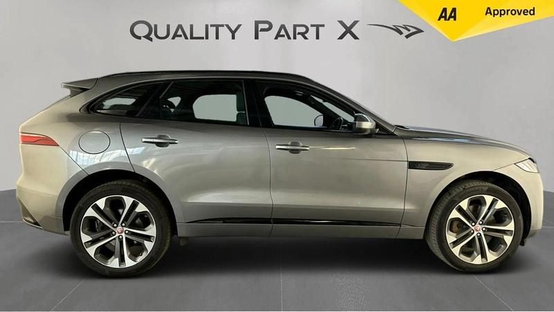Usado Jaguar F-Pace R-Dynamic 404 HP (297 kW) 2022 Cinzento SUV