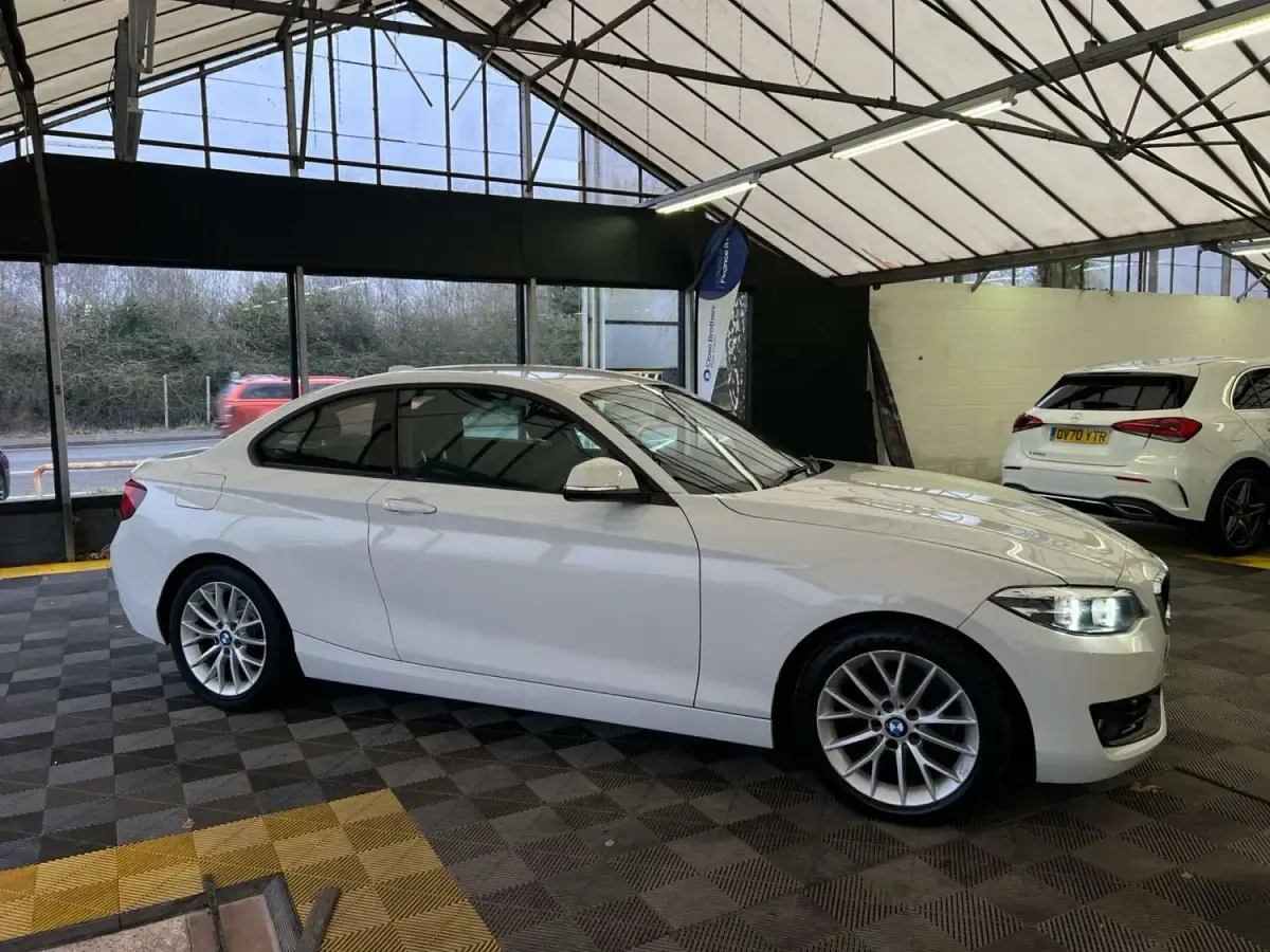 Begagnad BMW 218 Comfort Edition 2019 Vit Sportkupé