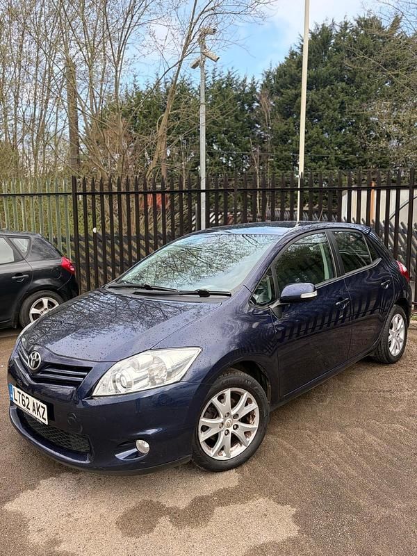 Used Toyota Auris 2012 Blue Hatchback
