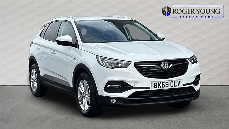 Used Vauxhall Grandland X 130 HP (95 kW) 2020 White SUV