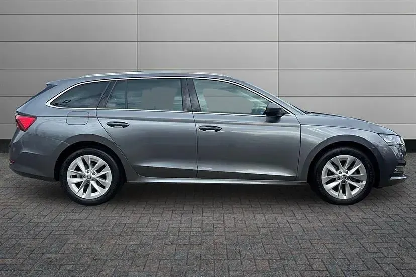 Gebraucht Skoda Octavia SE L 150 PS (110 kW) 2023 Grau Kombi