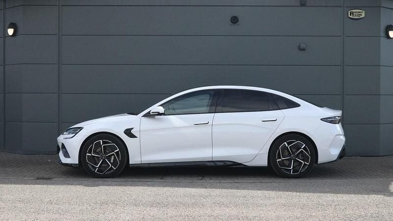 Used BYD Seal Design 230 kW (313 HP) 2024 White Sedan