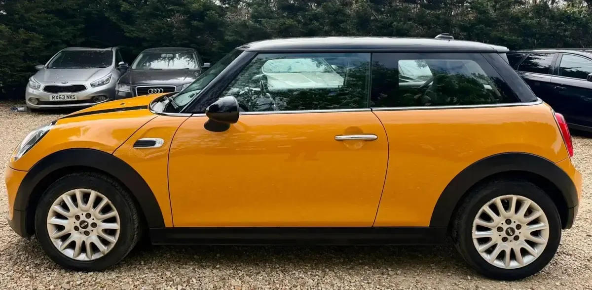 Usado Mini Cooper D Hatch 2015 Laranja Citadino