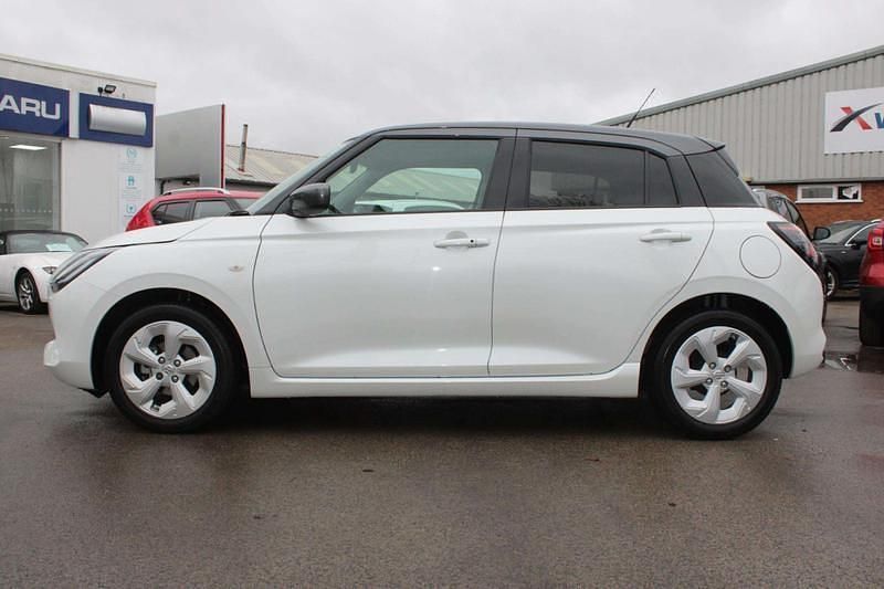 Used Suzuki Swift 2025 White Hatchback