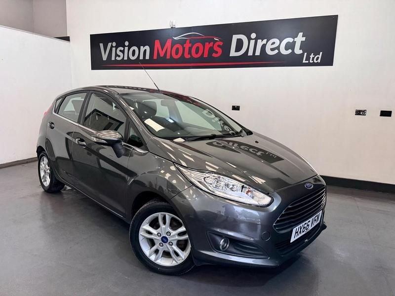 Grey Used 2016 Ford Fiesta Zetec Hatchback | £4,980 (Fair price) - Image 1/4