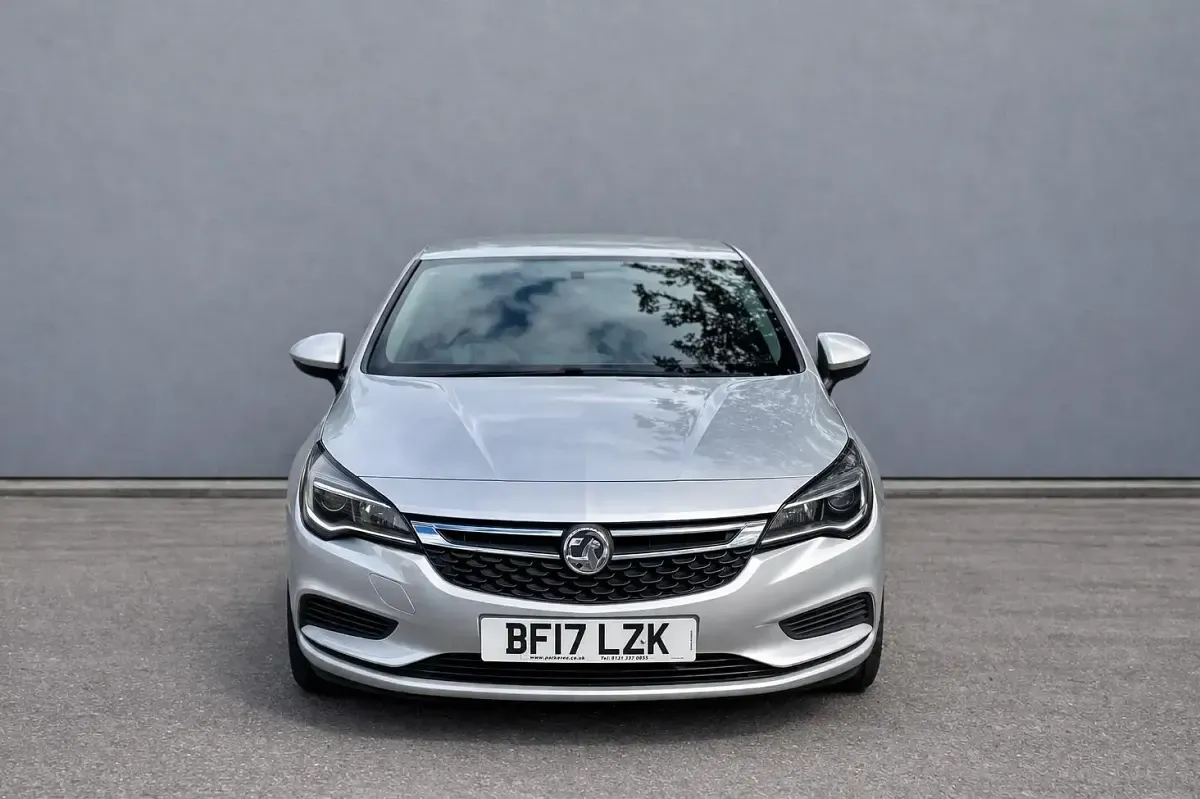 Używany Vauxhall Astra Design Edition 136 KM (100 kW) 2017 Srebrny Kombi