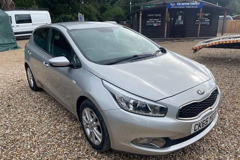 Silver Used 2015 Kia Ceed 2 Hatchback | £4,995 (Fair price) - Image 1/1