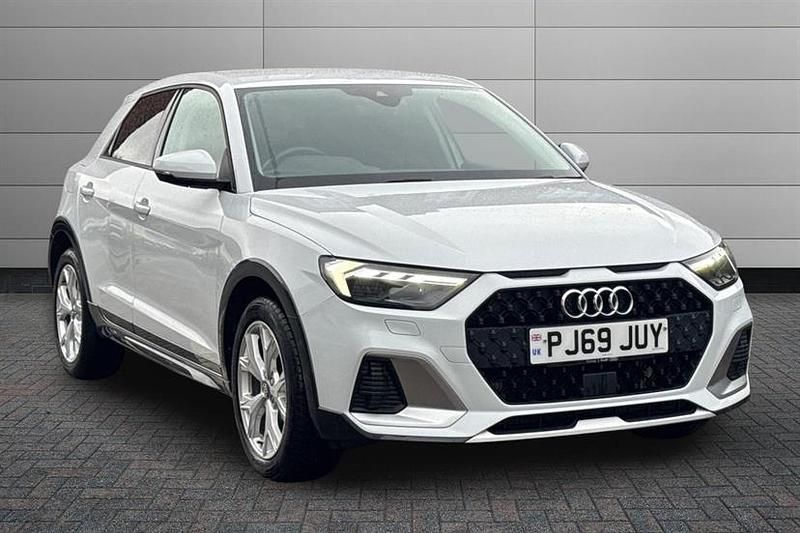Glacier white Used 2020 Audi A1 Design | £15,995 (Fair price) - Image 1/4