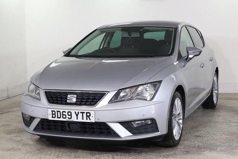 Begagnad Seat Leon SE Dynamic 130 HK (95 kW) 2019 Silver Halvkombi