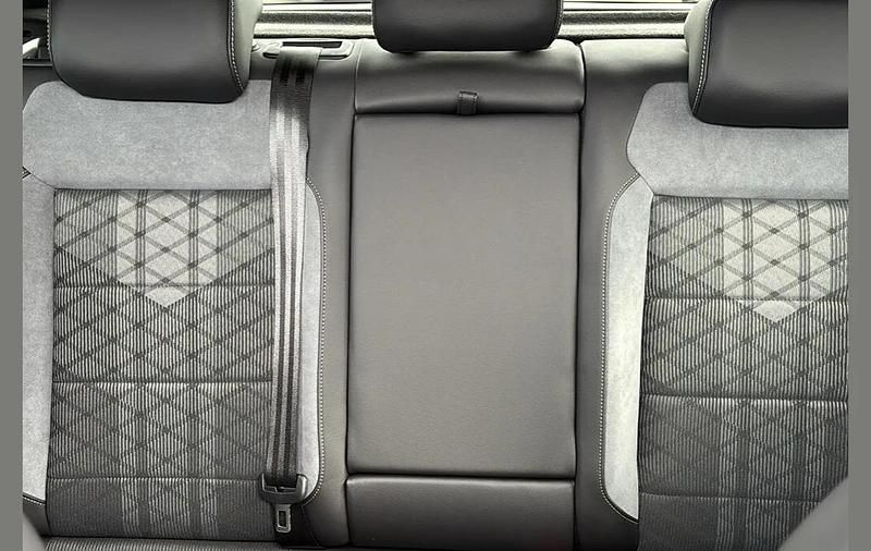 Used VW T-Roc R-line 150 HP (110 kW) 2025 Blue SUV