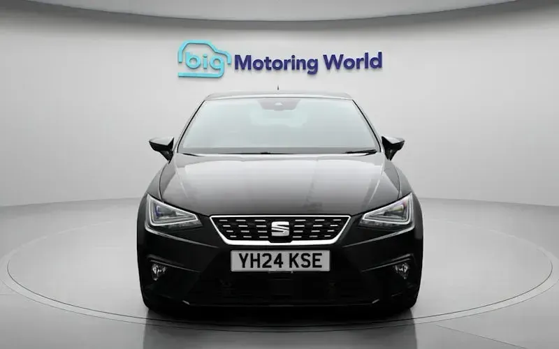 Usado Seat Ibiza XCELLENCE Lux 110 CV (80 kW) 2024 Negro Utilitario