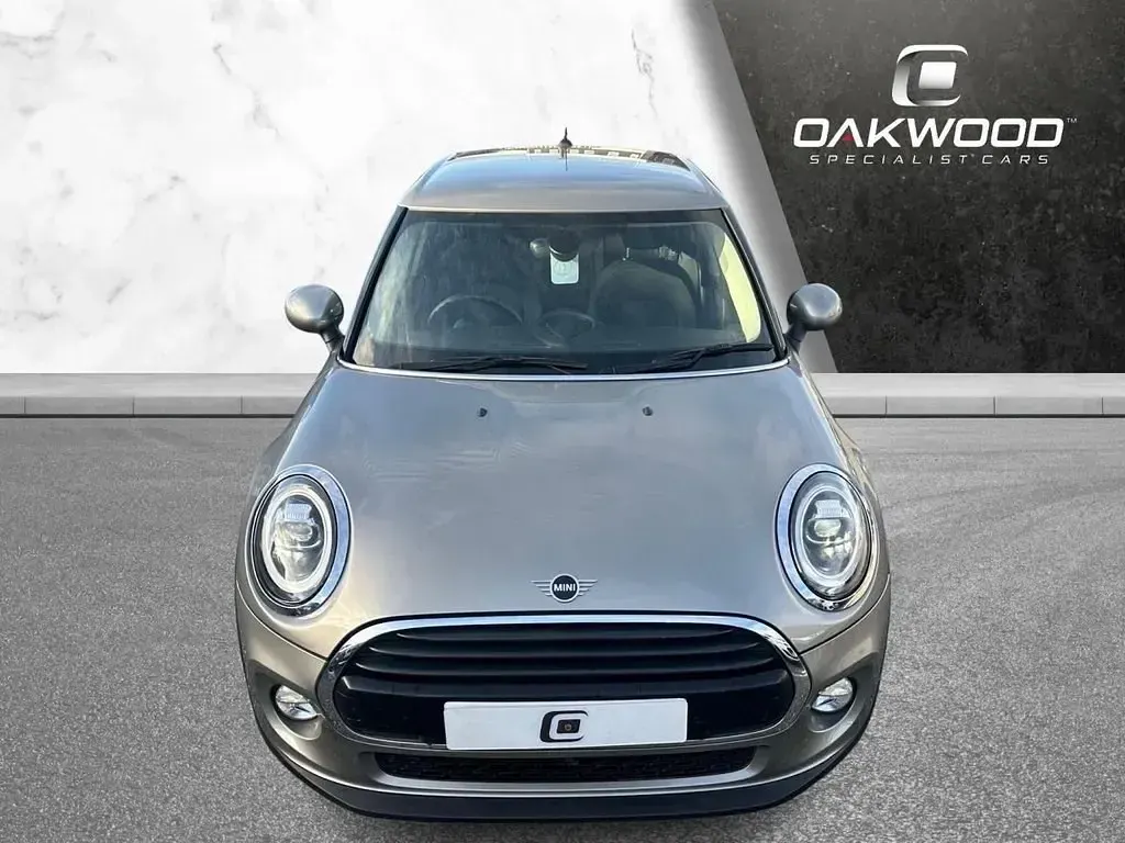 Używany Mini Cooper D Hatch 116 KM (85 kW) 2018 Srebrny Hatchback