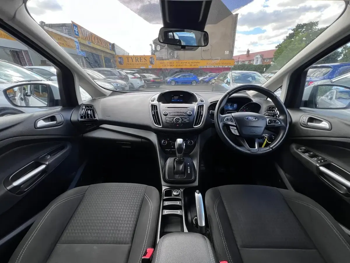 Used Ford Grand C-Max Zetec 150 HP (110 kW) 2019 White MPV