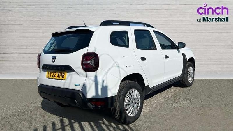 Used Dacia Duster Essentiel 99 HP (72 kW) 2022 White SUV