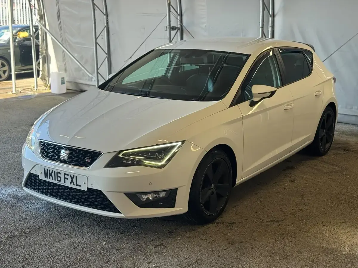 Used Seat Leon FR 2016 White Hatchback