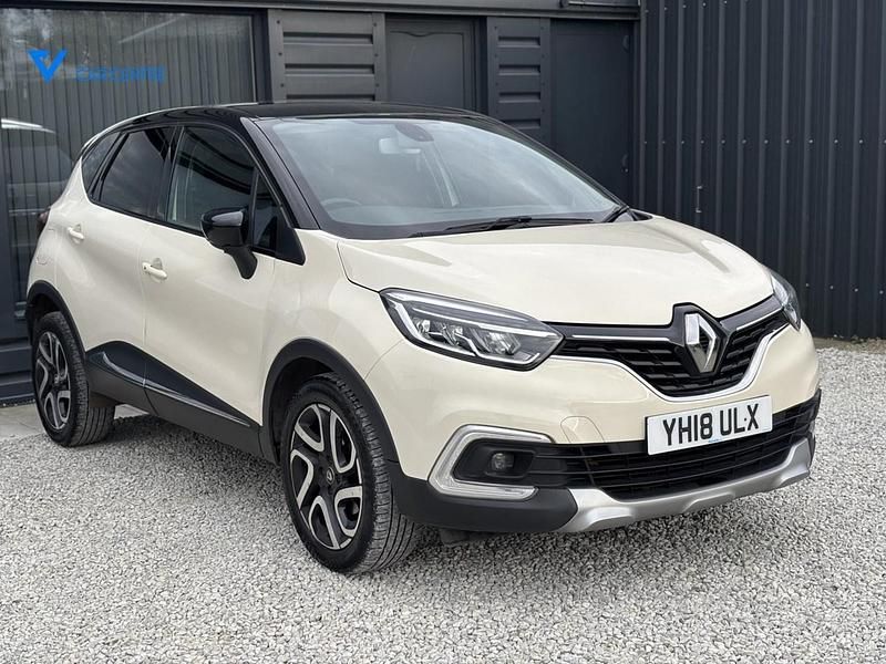 Used Renault Captur Dynamique 90 HP (66 kW) 2018 Cream/black SUV