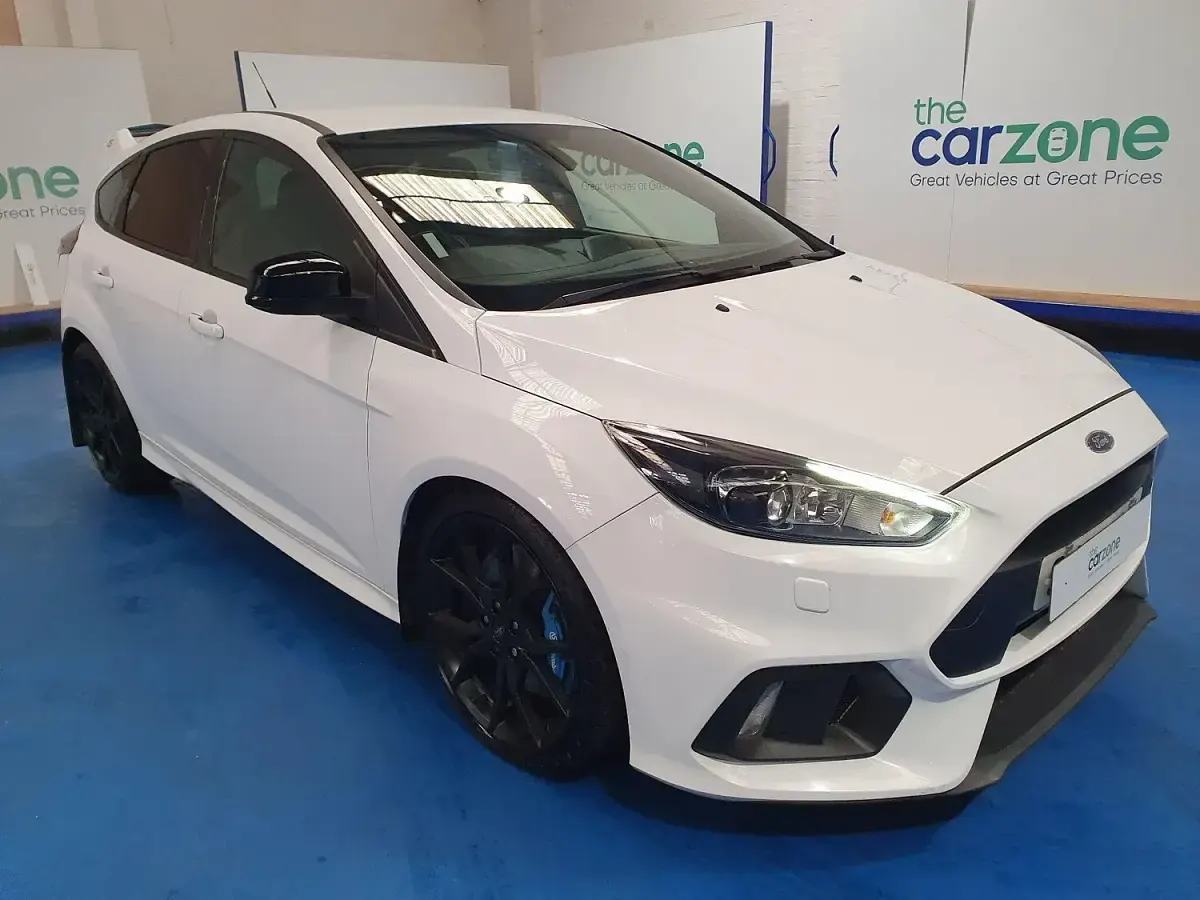 Used Ford Focus RS 350 HP (257 kW) 2016 White Hatchback