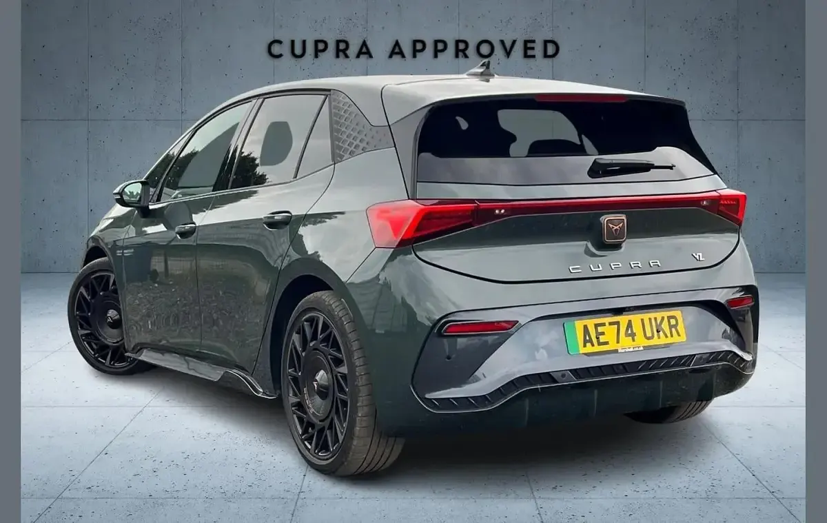 Used Cupra Born e-Boost 239 kW (326 HP) 2024 Green Hatchback