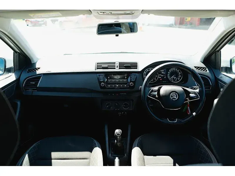 Used Skoda Fabia SE 60 HP (44 kW) 2020 White Hatchback