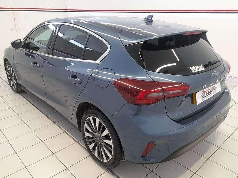 Used Ford Focus Titanium 125 HP (91 kW) 2022 Blue Hatchback