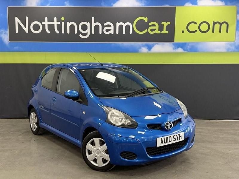 Used Toyota Aygo 67 HP (49 kW) 2010 Blue Hatchback