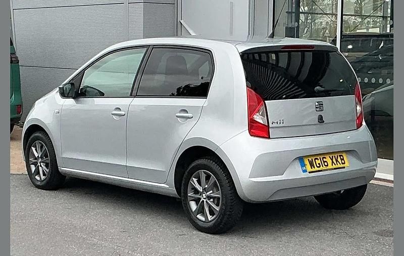 Used Seat Mii Design 58 HP (42 kW) 2016 Silver Hatchback