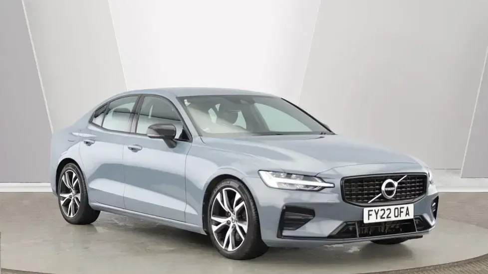 Usado Volvo S60 R-Design 250 HP (183 kW) 2022 Cinzento Sedan