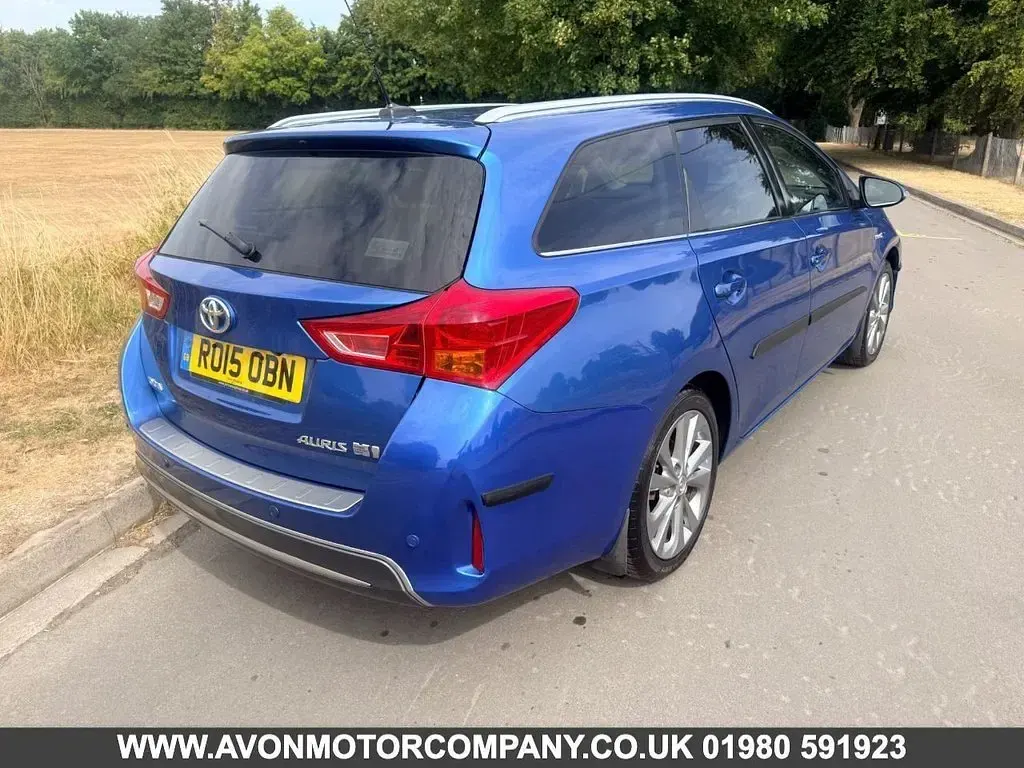 Used Toyota Auris Hybrid 2015 Blue Estate