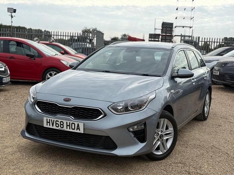 Used Kia Ceed Sportswagon 114 HP (83 kW) 2018 Silver Estate