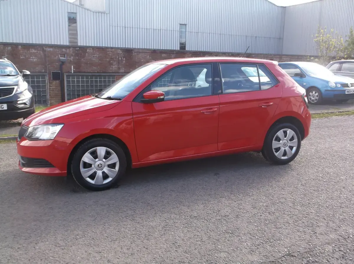 Used Skoda Fabia 60 HP (44 kW) 2017 Red Hatchback