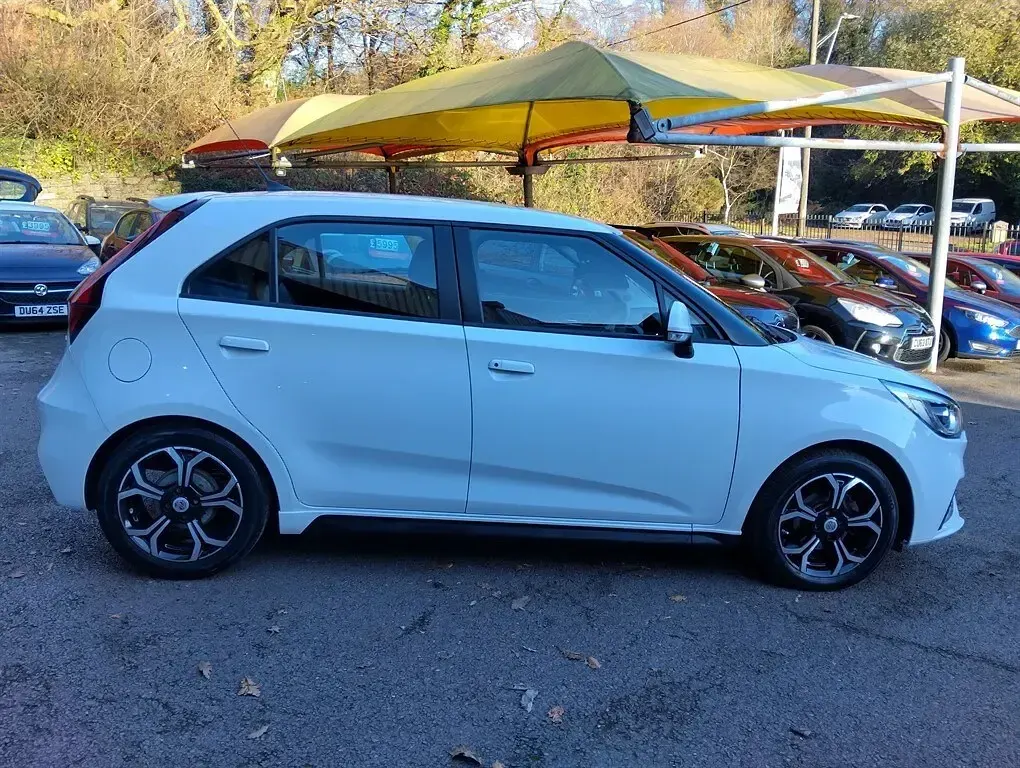 Used MG MG3 Exclusive 106 HP (77 kW) 2022 White Hatchback