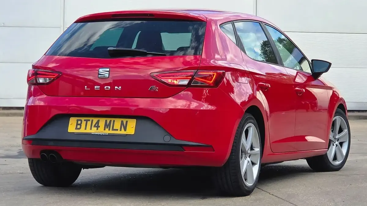 Used Seat Leon FR 125 HP (91 kW) 2014 Red Hatchback