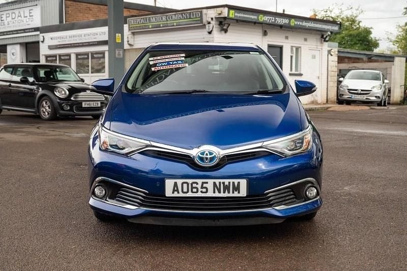 Used Toyota Auris Hybrid 2015 Blue Hatchback