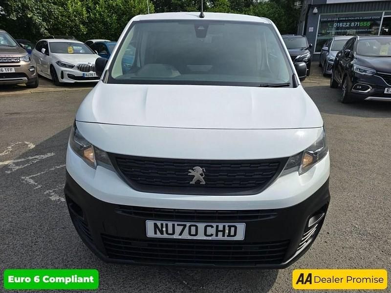 Second-hand Peugeot Partner 2020 Alb Monovolum