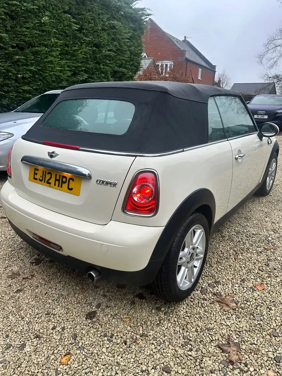 Używany Mini Cooper Cabriolet 122 KM (89 kW) 2012 Biały Kabriolet
