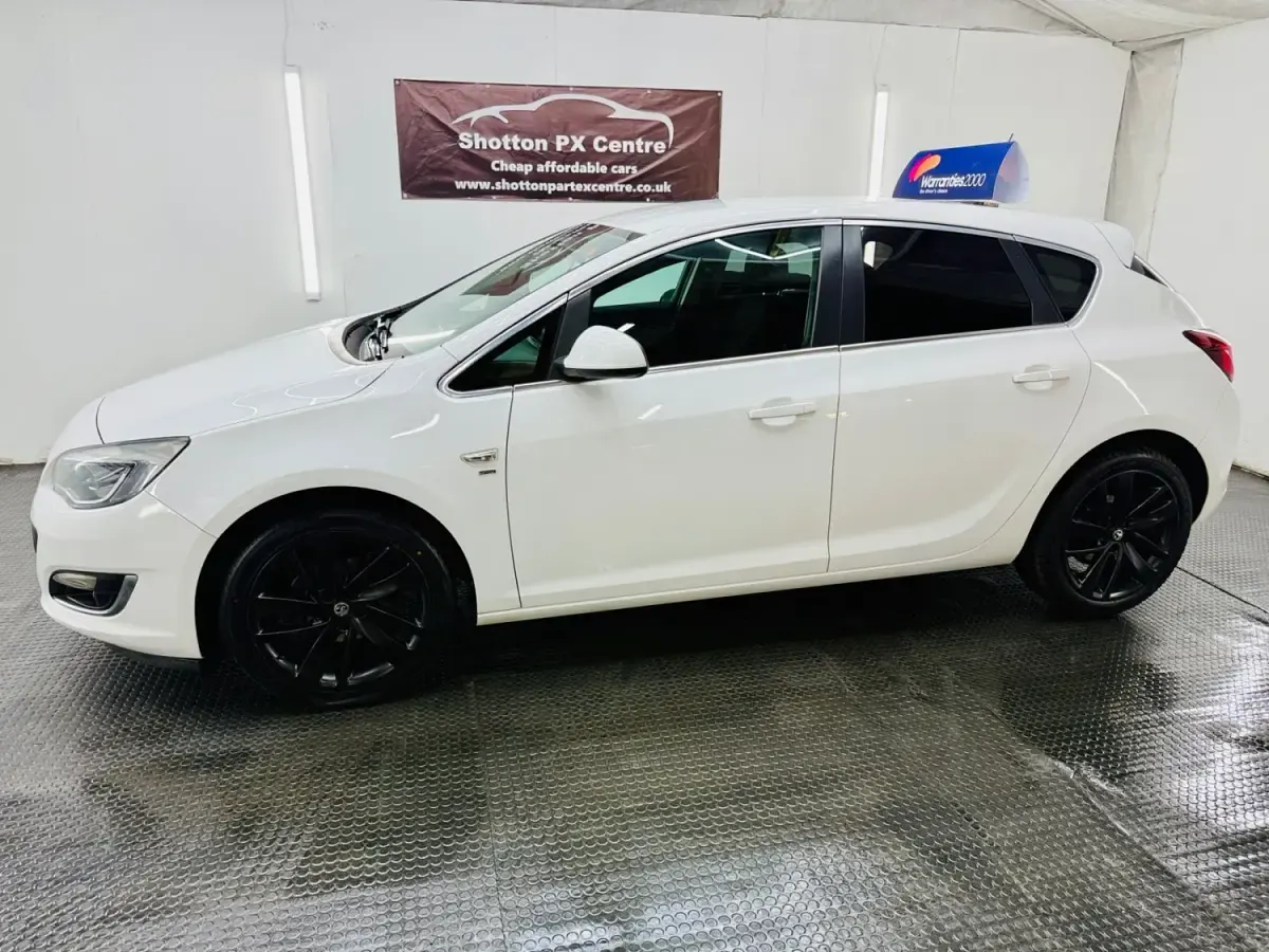 Second-hand Vauxhall Astra SRi 115 CP (84 kW) 2014 Alb Hatchback
