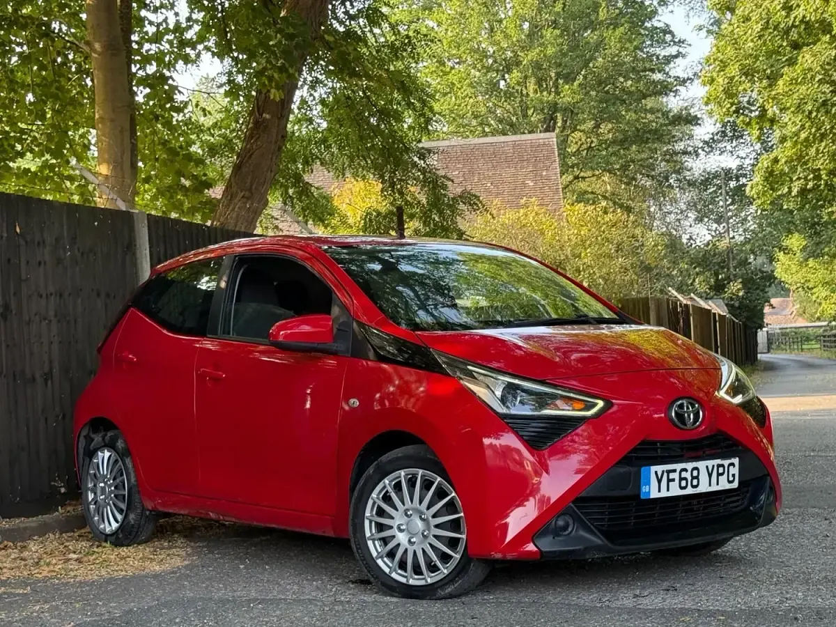 Used Toyota Aygo X-play 2018 Red Hatchback