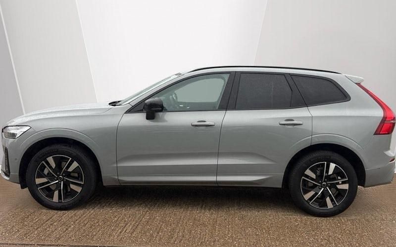 Begagnad Volvo XC60 Plus 250 HK (183 kW) 2025 Grå SUV