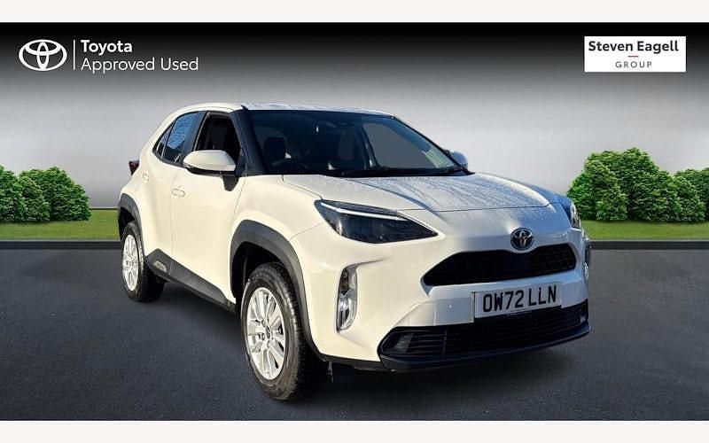 Used 2025 Toyota Yaris Hybrid Estate | £20,299 (Super price) - Image 1/4