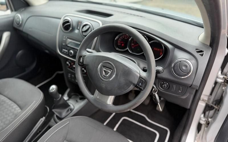 Usado Dacia Sandero Lauréate 90 HP (66 kW) 2016 Citadino