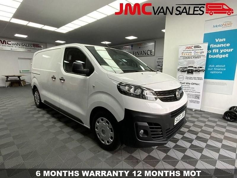 Used Vauxhall Vivaro S 100 HP (73 kW) 2022 White MPV
