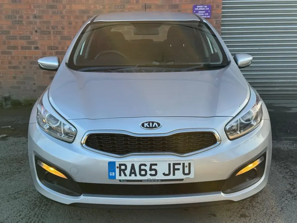 Usado Kia Ceed 2015 Prateado Citadino