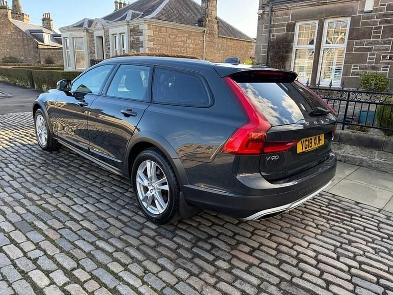 Used Volvo V90 CC Pro 235 HP (172 kW) 2018 Grey Estate