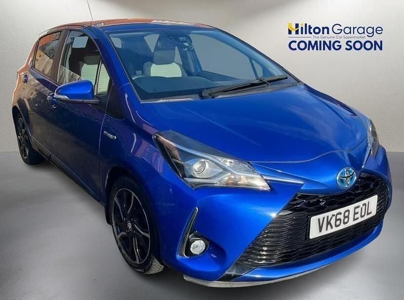 Used Toyota Yaris Hybrid Design 101 HP (74 kW) 2018 Blue Hatchback