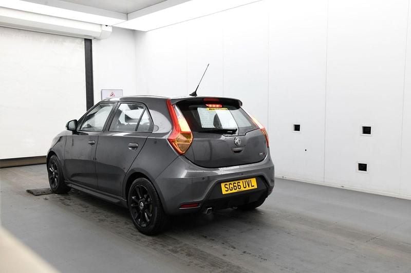 Used MG MG3 106 HP (77 kW) 2016 Grey Hatchback