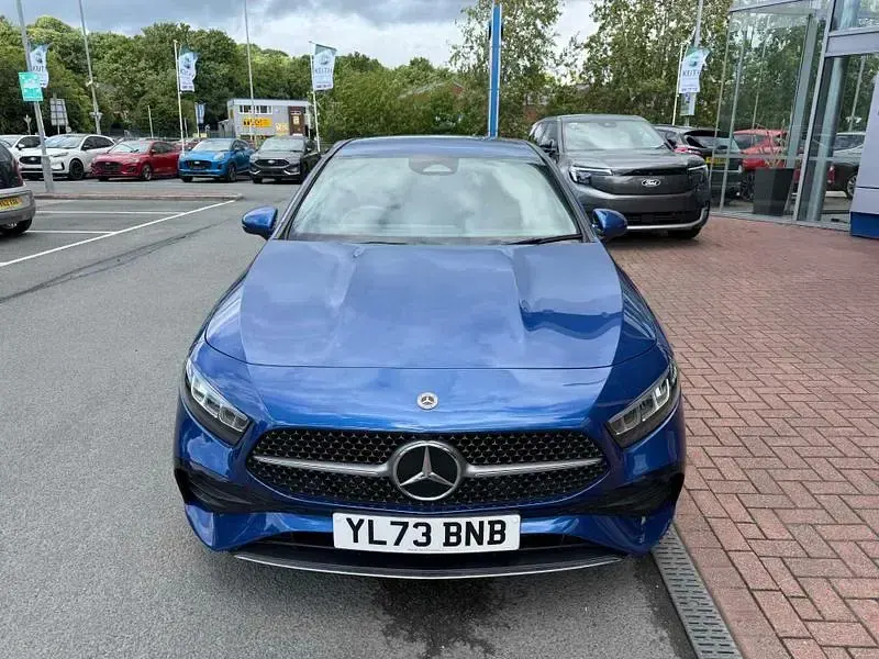 Used Mercedes A180 Executive 136 HP (100 kW) 2024 Blue Hatchback