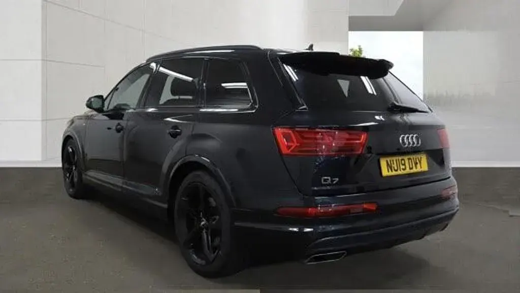 Used Audi Q7 Black Edition 286 HP (210 kW) 2019 Black SUV