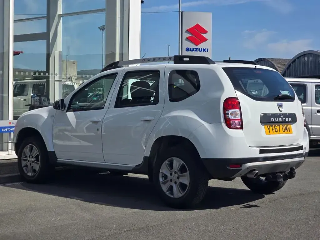 Used Dacia Duster Lauréate 2017 White SUV