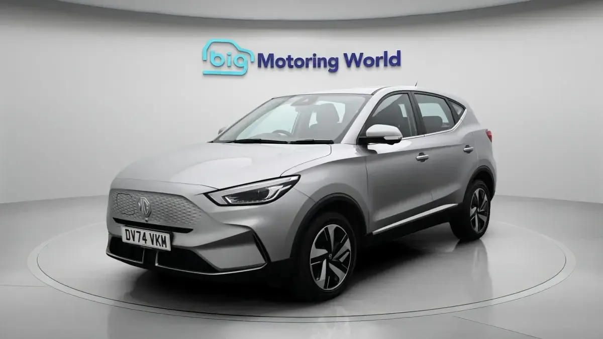 Używany MG ZS SE 114 kW (156 KM) 2023 Srebrny SUV